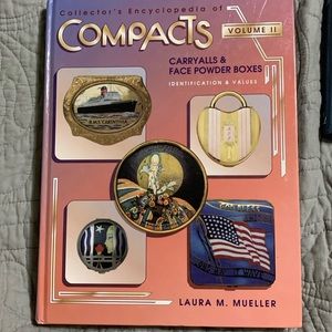 Compacts & Face Powder Boxes Book